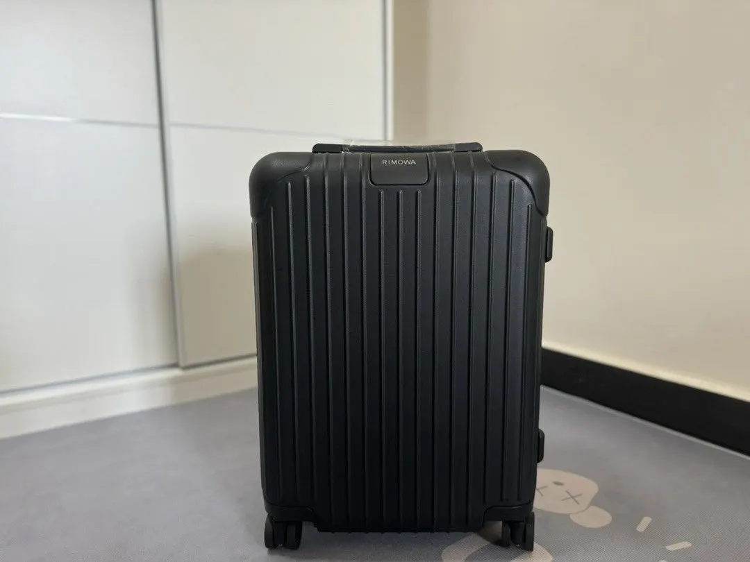 黑色 白色 Essential系列 黑色 尺寸 行李箱 旅行拉杆款 輕便出行款