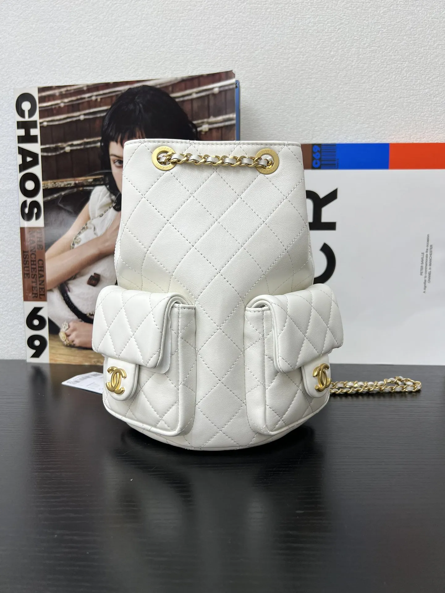 CHANEL 白色小羊皮菱格鏈條雙肩包 休閒款