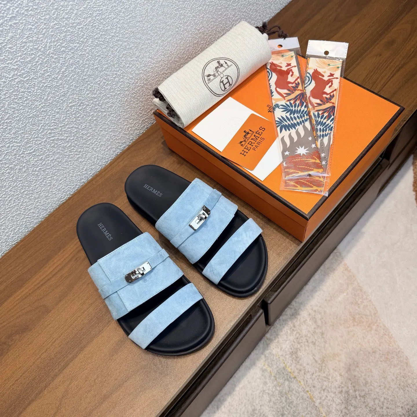 Hermes 经典 小牛皮 拖鞋 舒適百搭款