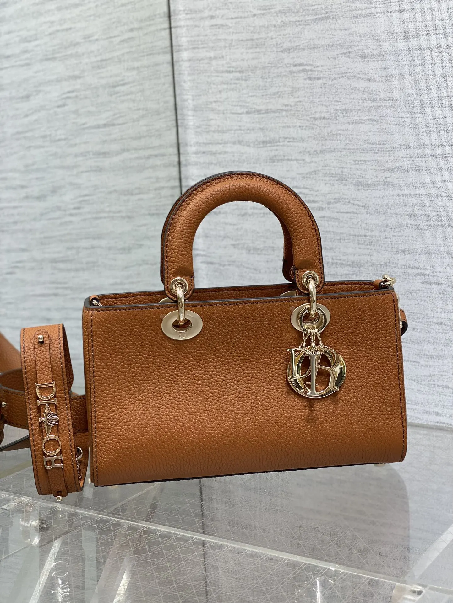 Dior 黑色 牛皮 进口 牛皮横款戴妃包 Lady 手提包 通勤手提款