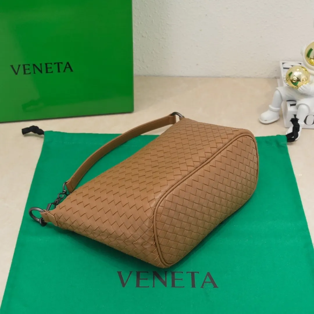 Bottega Veneta 羊皮 斜挎包 轻便斜挎款