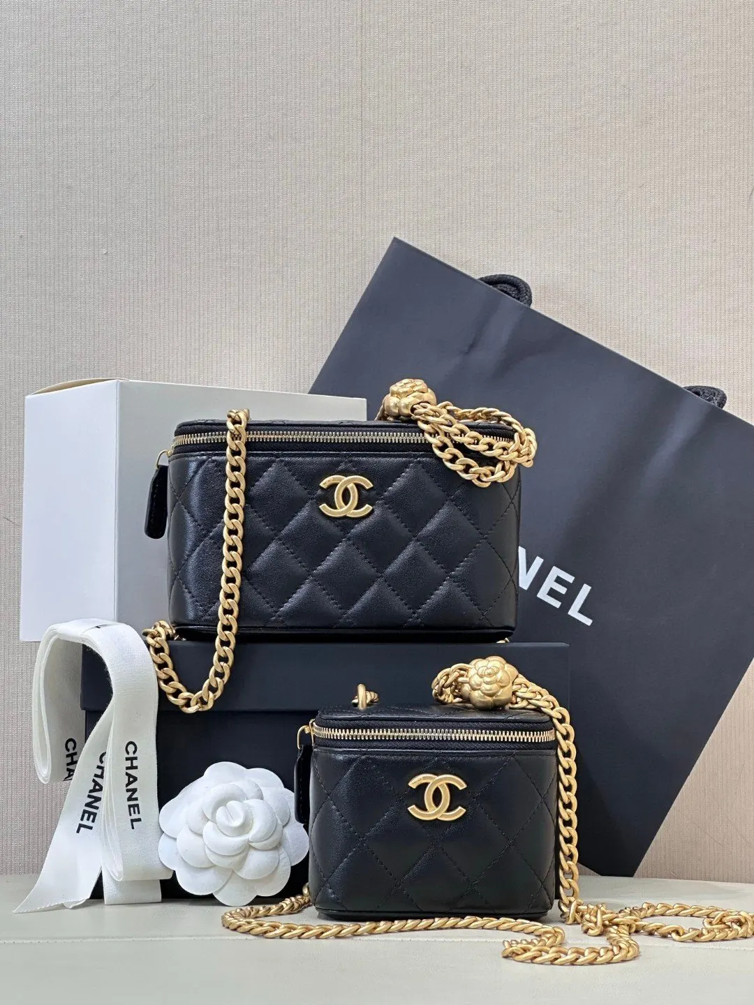 CHANEL 黑色 羊皮 斜背包 輕便斜挎款