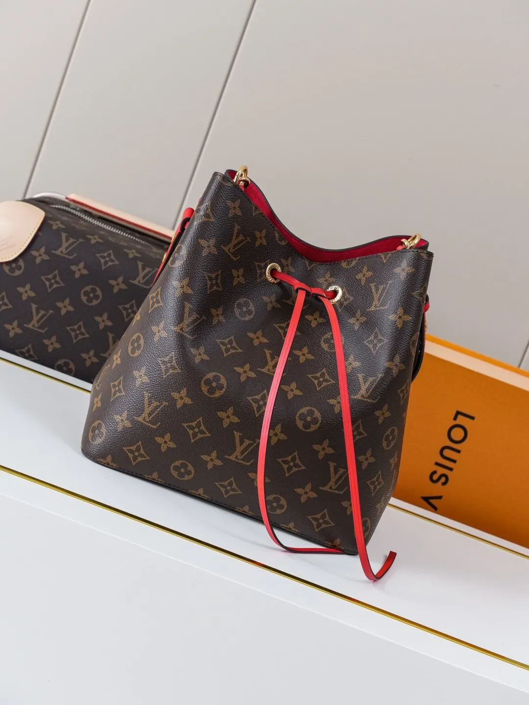 LV 老花 牛皮 收纳包 旅行收纳款