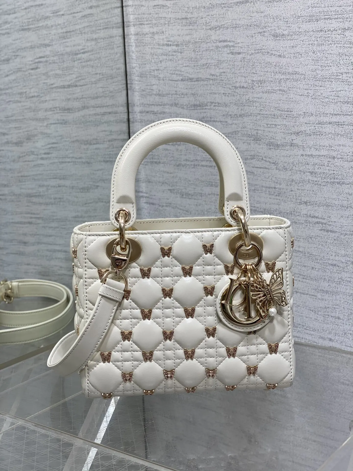 Dior 羊皮 迷人优雅又气场十足 斜挎手拎也是女人味十足 經典 斜背包 輕便斜挎款
