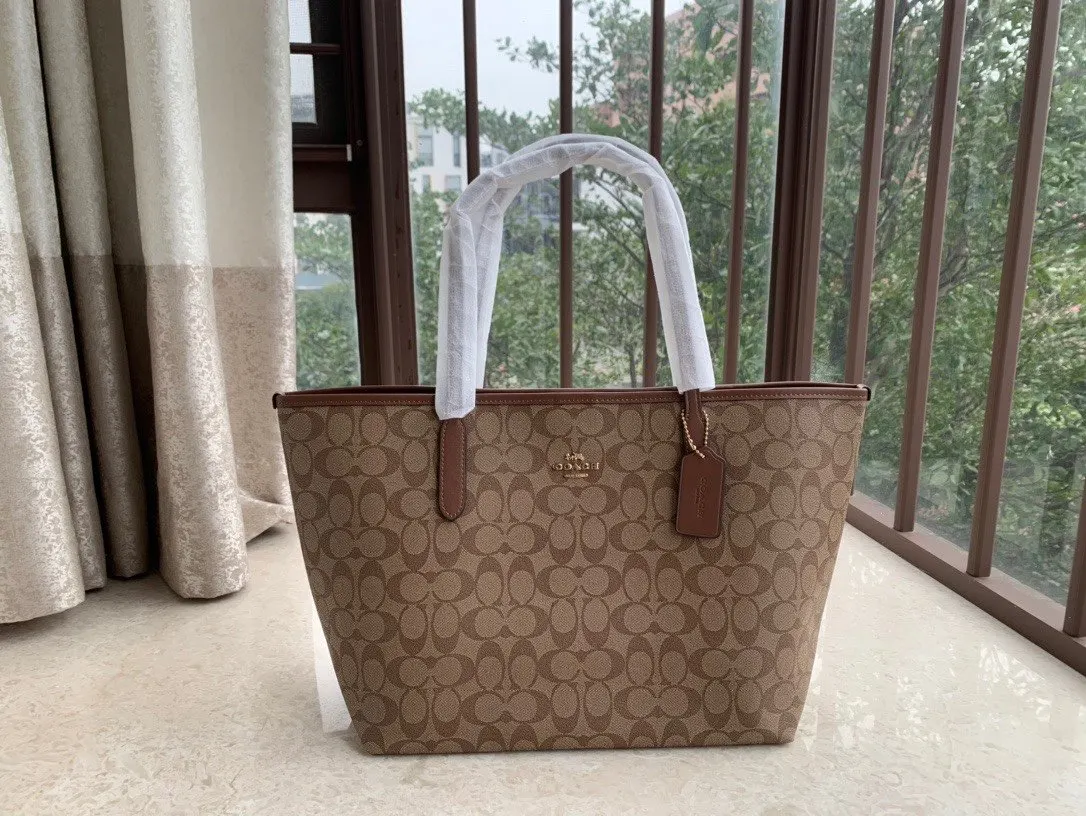 Coach 老花 托特包 大容量托特款
