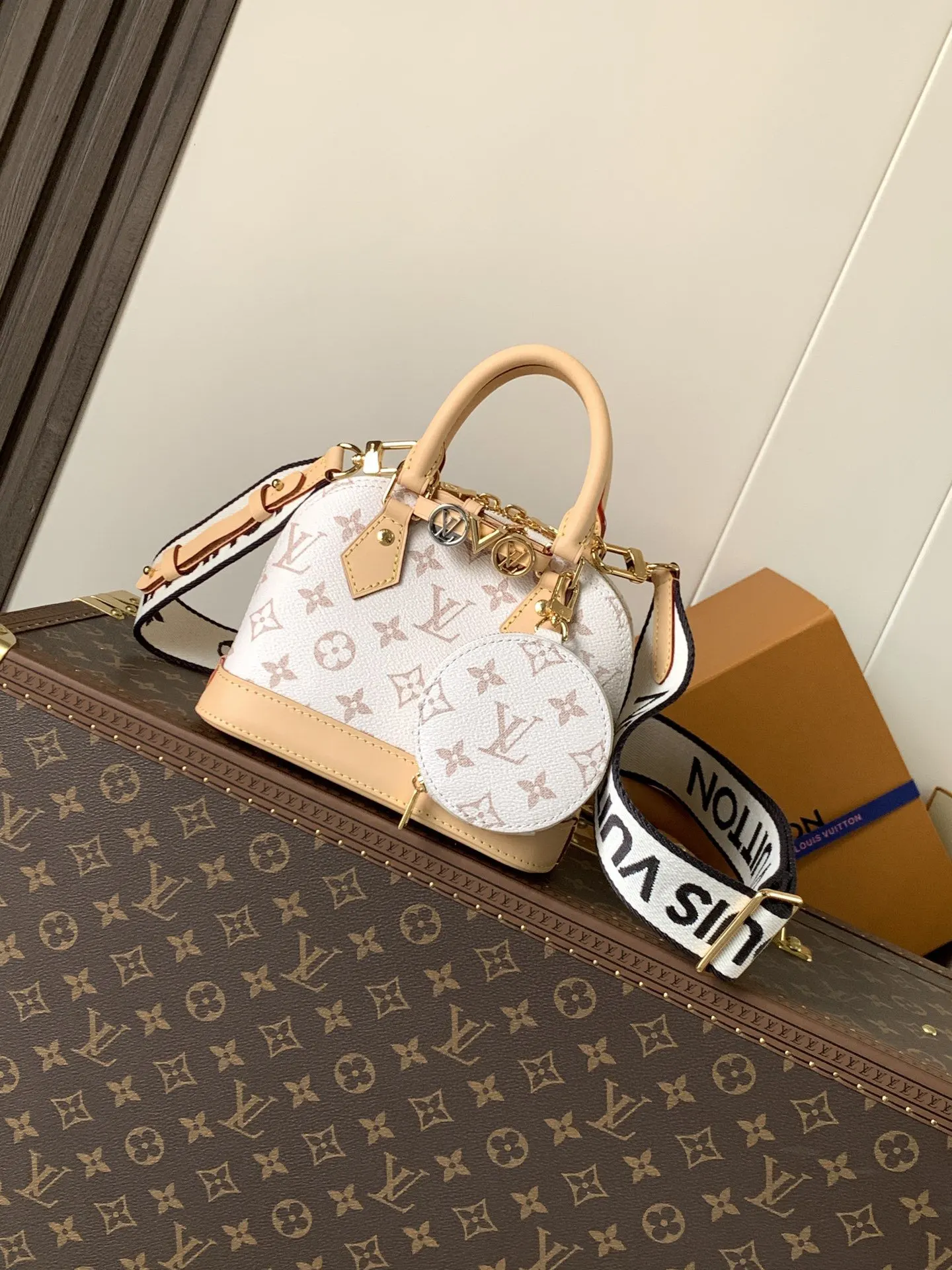 LV Alma 經典老花 貝殼包