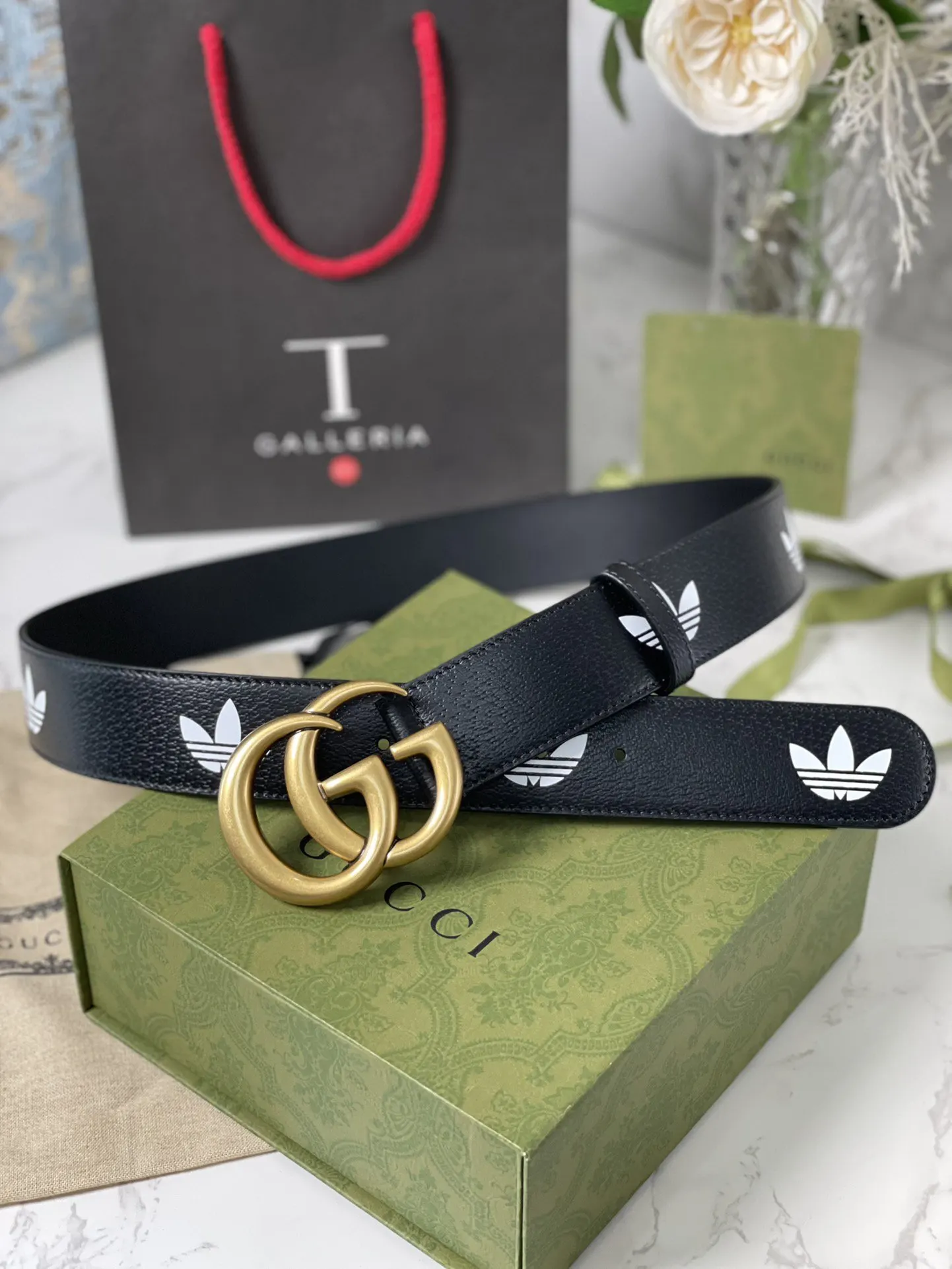 Gucci double G buckle cowhide belt