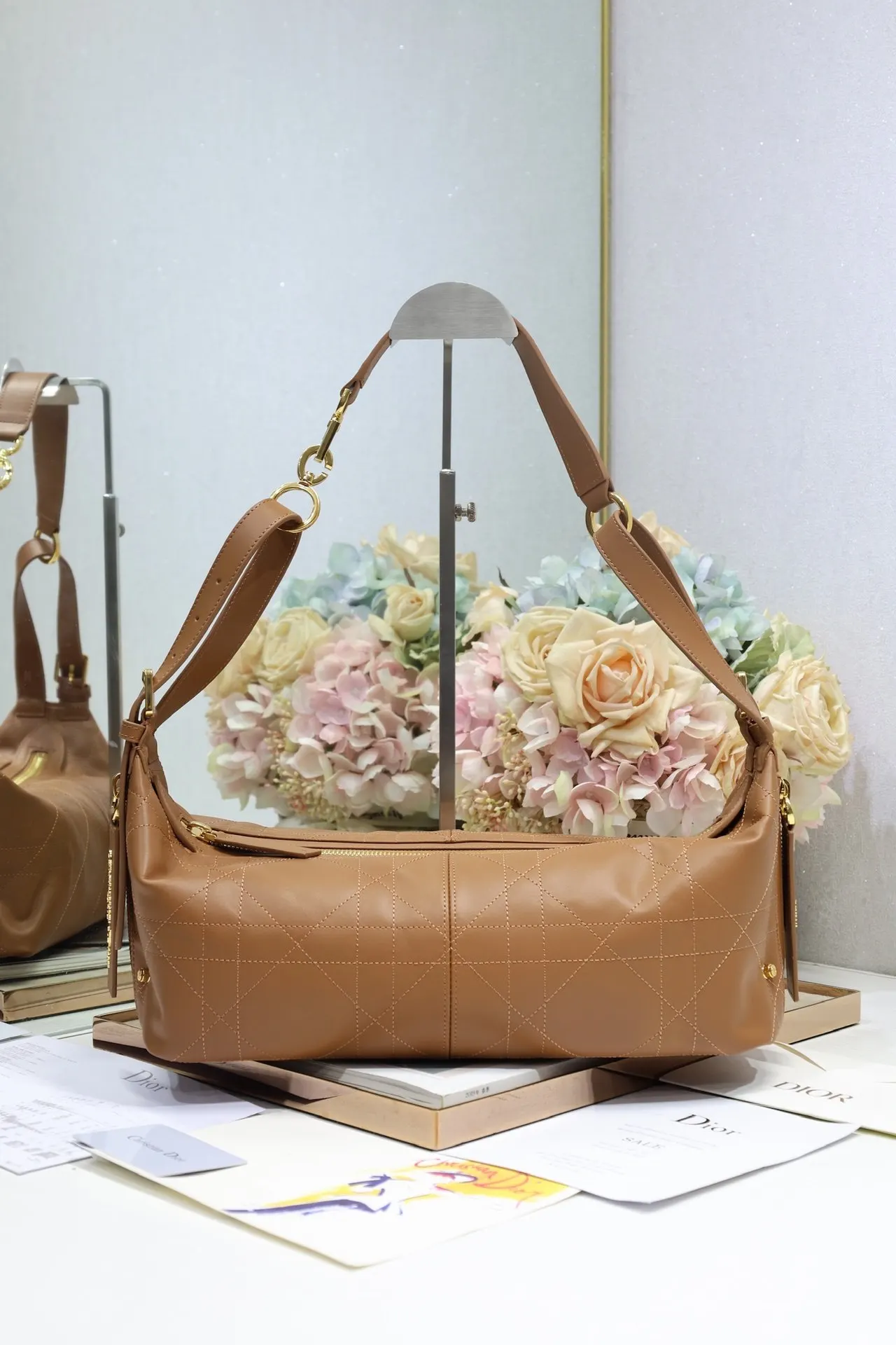 Dior leather clip, exquisite accessories