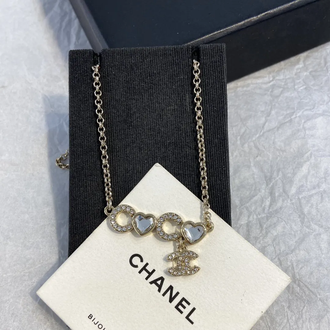 Chanel 爱心 水晶 项链 精致锁骨链