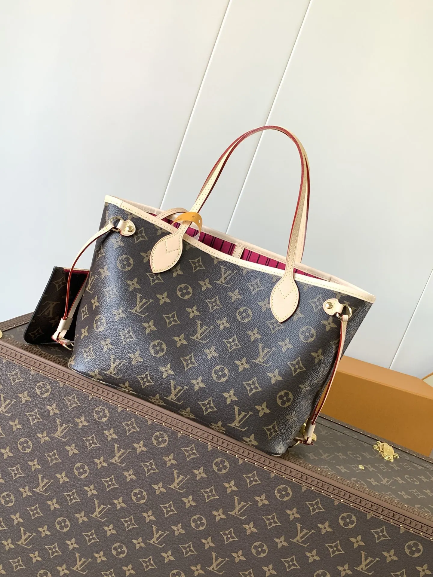 Louis Vuitton Gold Clutch Bag Leather