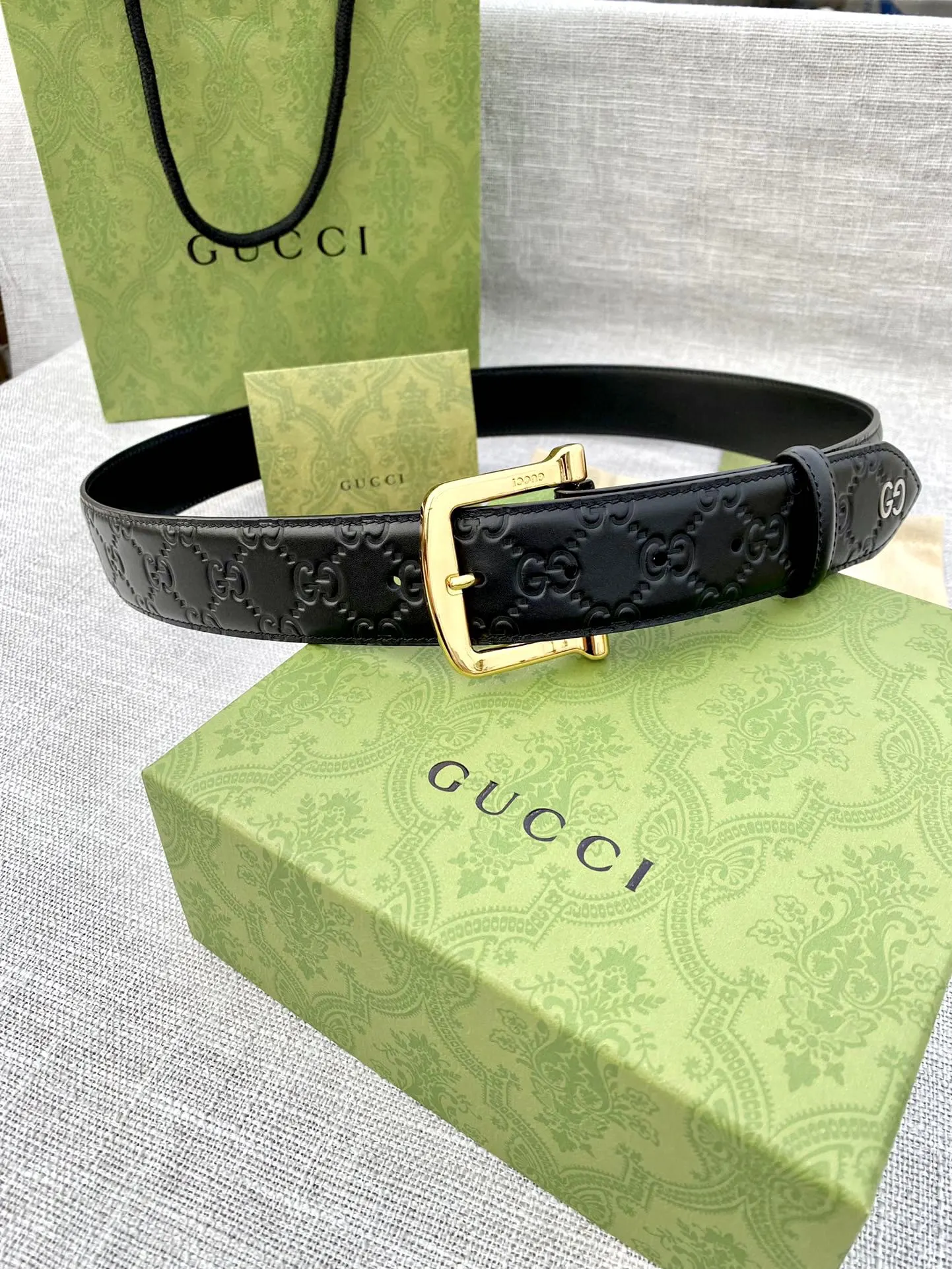 Gucci 雙G扣牛皮腰帶