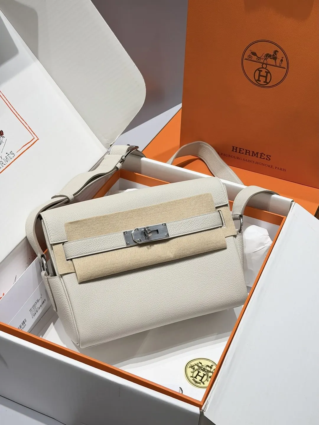 Kelly Messenger Leather:Evercolor 邮差 斜背包 精選款