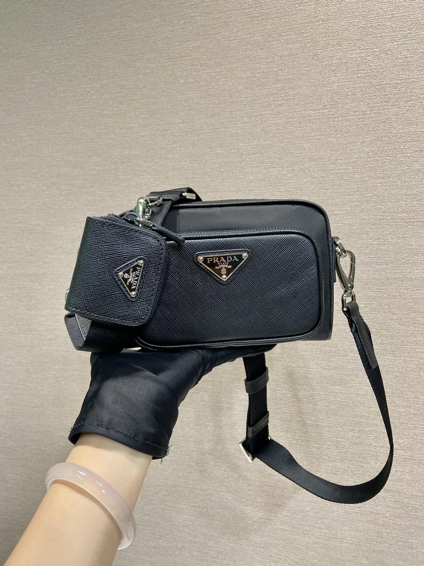 牛皮 十字纹 单肩包选用Re Nylon 日常单肩背款