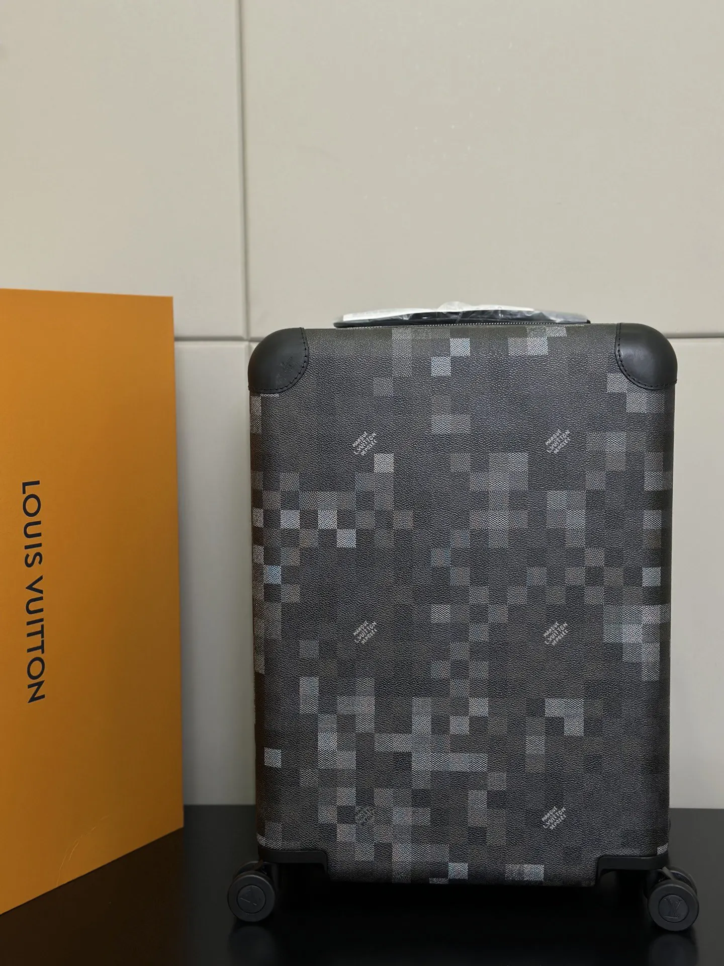LV Horizon 銀色 手袋