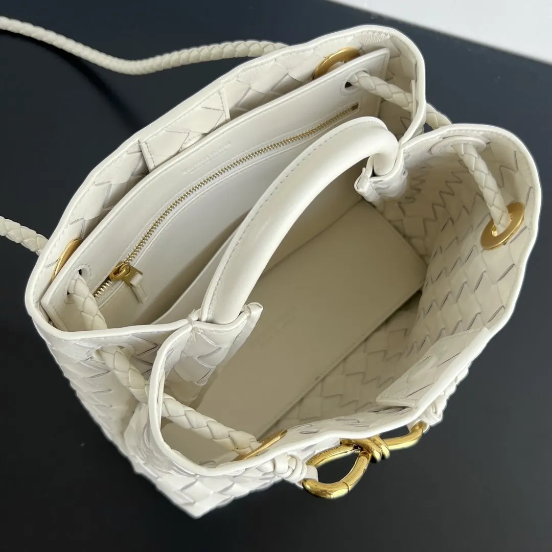 Bottega Veneta 金色 羊皮 斜挎包 轻便斜挎款