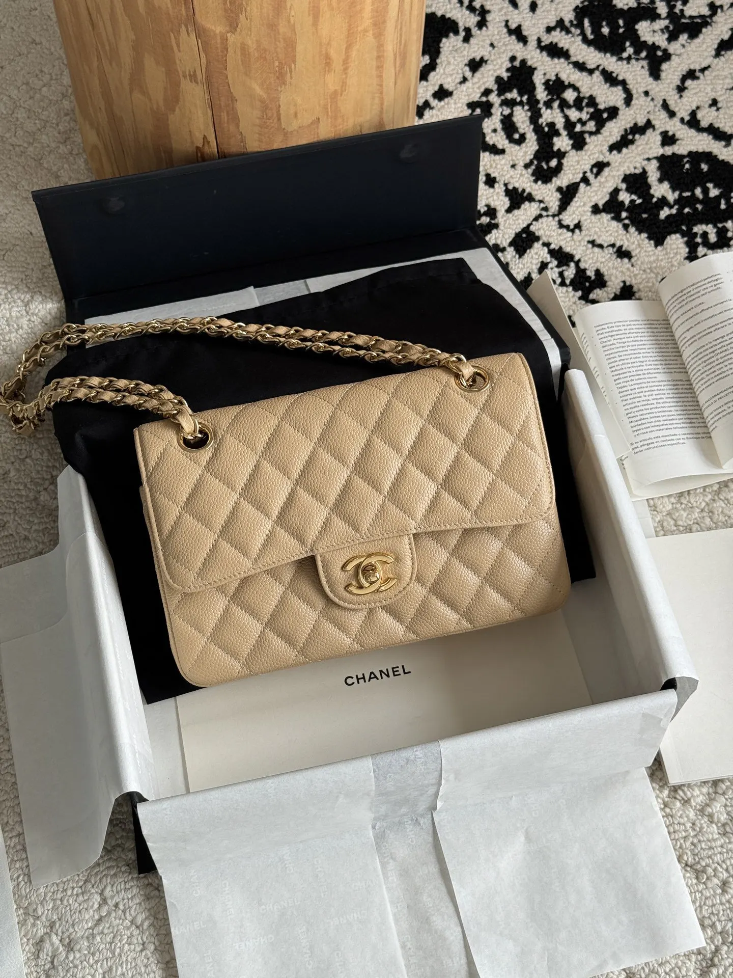 CHANEL 荔枝紋牛皮翻蓋鏈條包 單肩斜挎