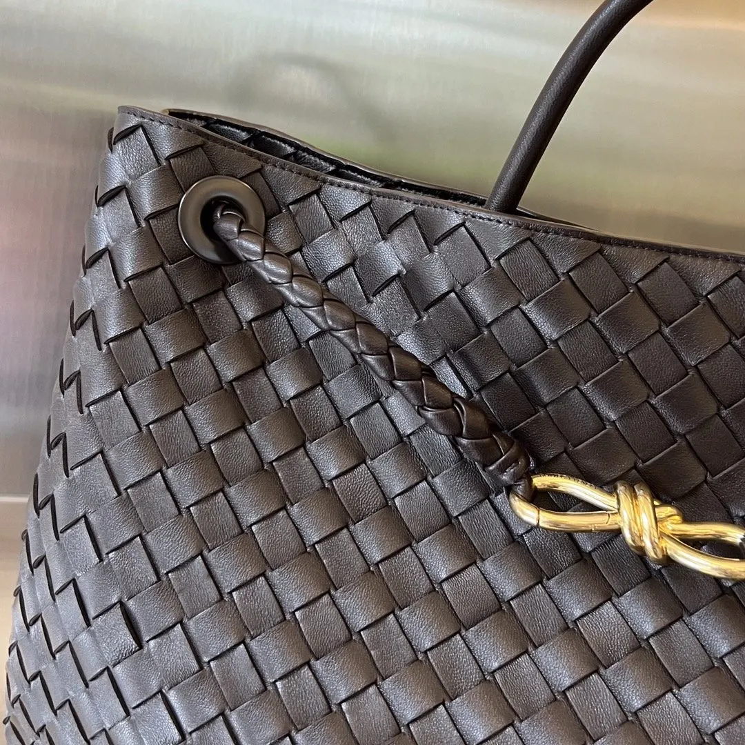 Bottega Veneta 金色 羊皮 斜挎包 轻便斜挎款