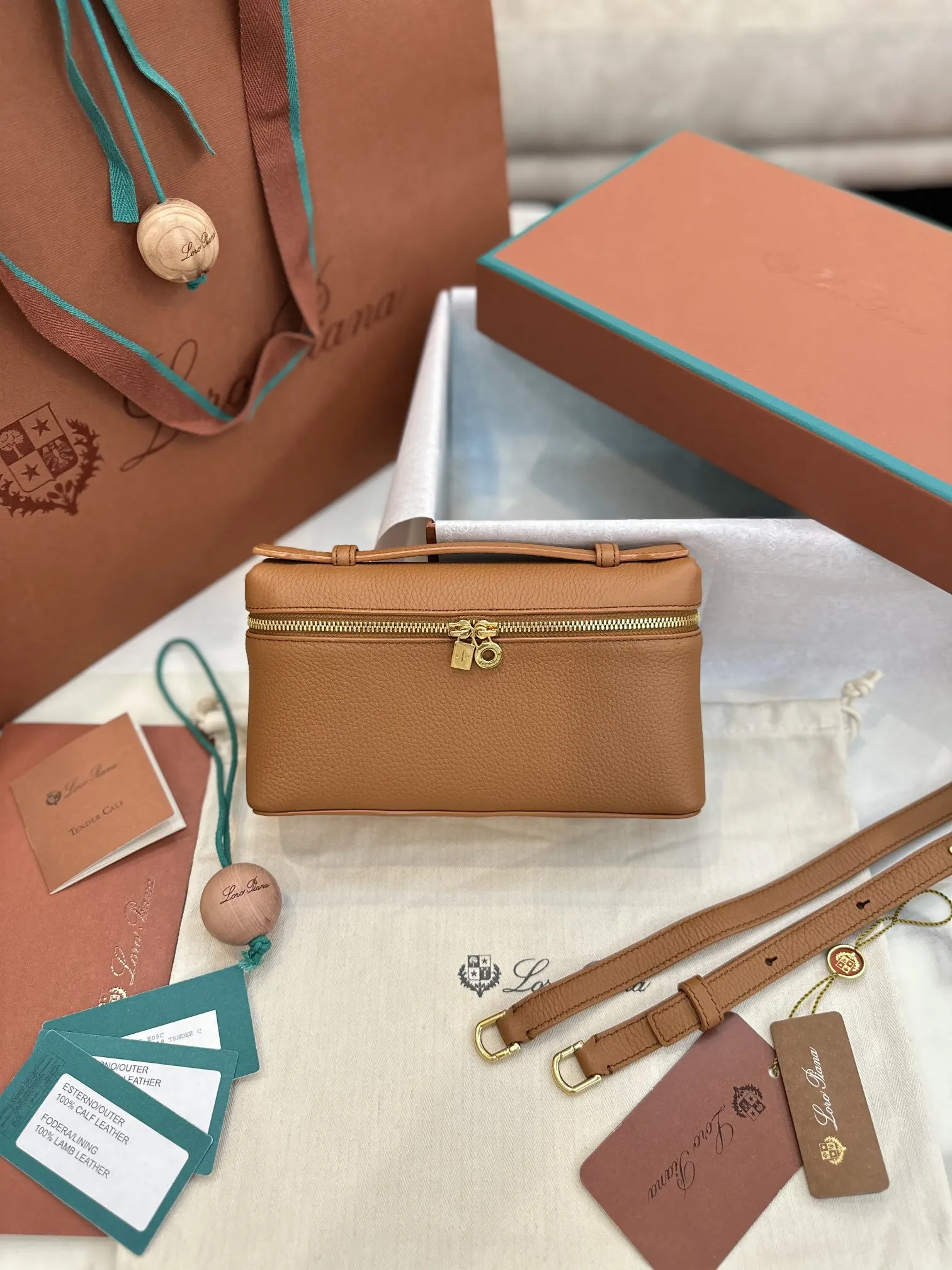 小牛皮 Loro Piana Extra Poket 手拿包 精致手拿款