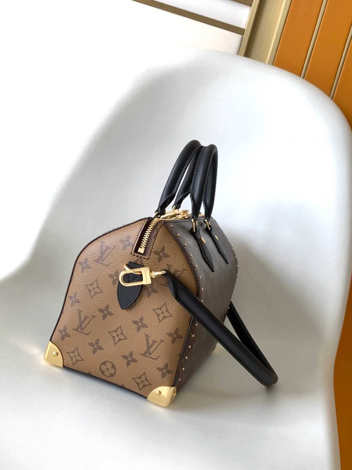 Louis Vuitton Crossbody Bag Lightweight Leather