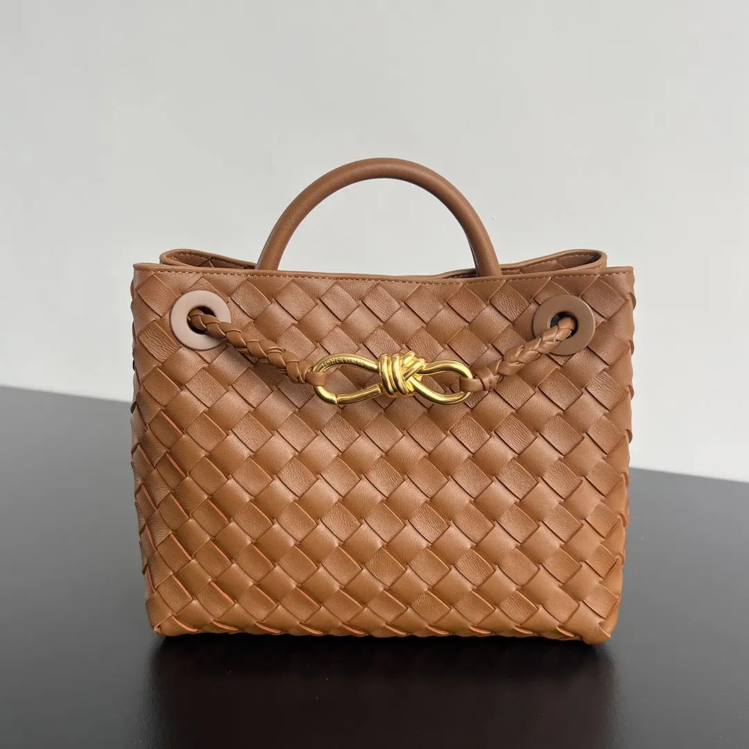 Bottega Veneta 金色 羊皮 斜挎包 轻便斜挎款