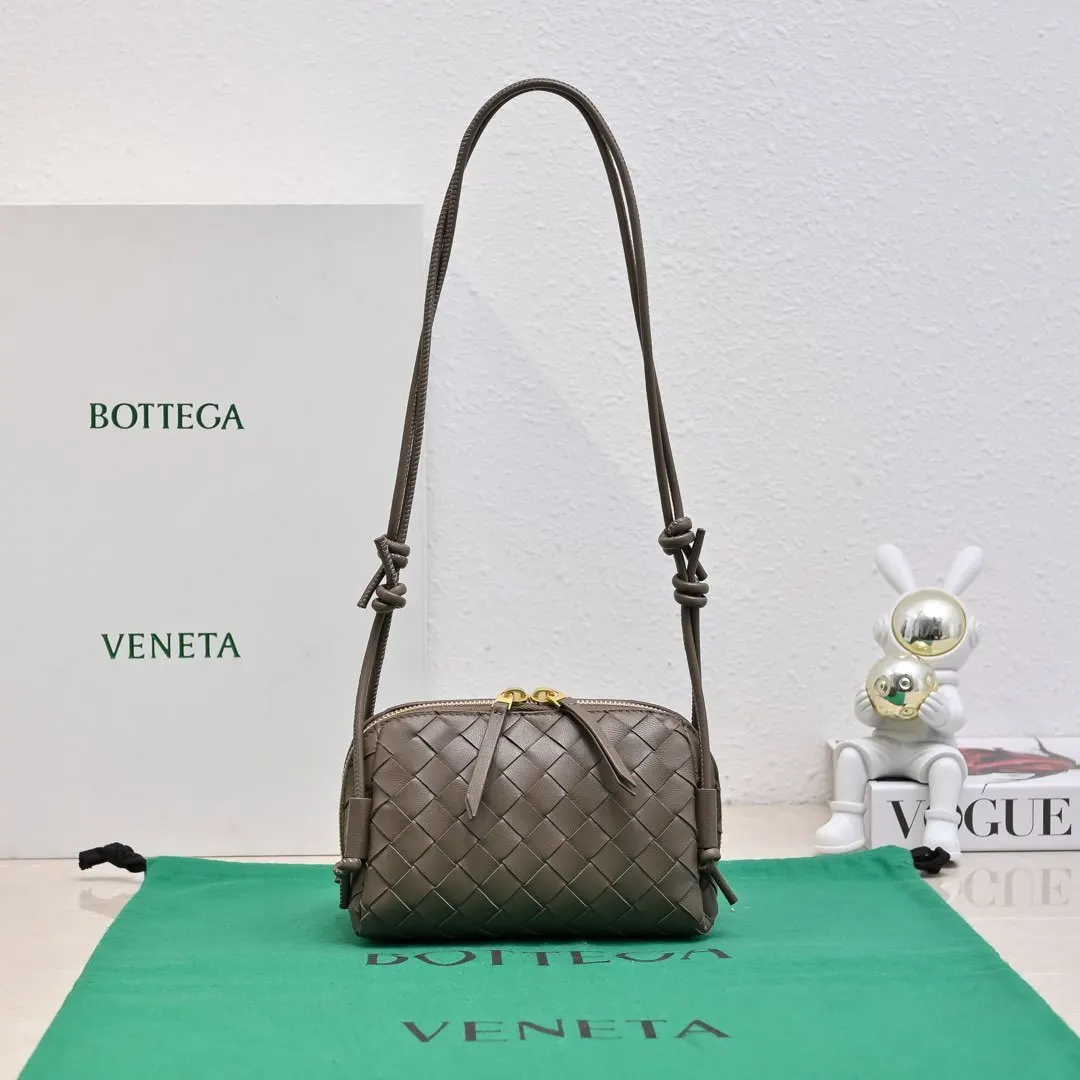 Bottega Veneta 腋下包 復古腋下背款