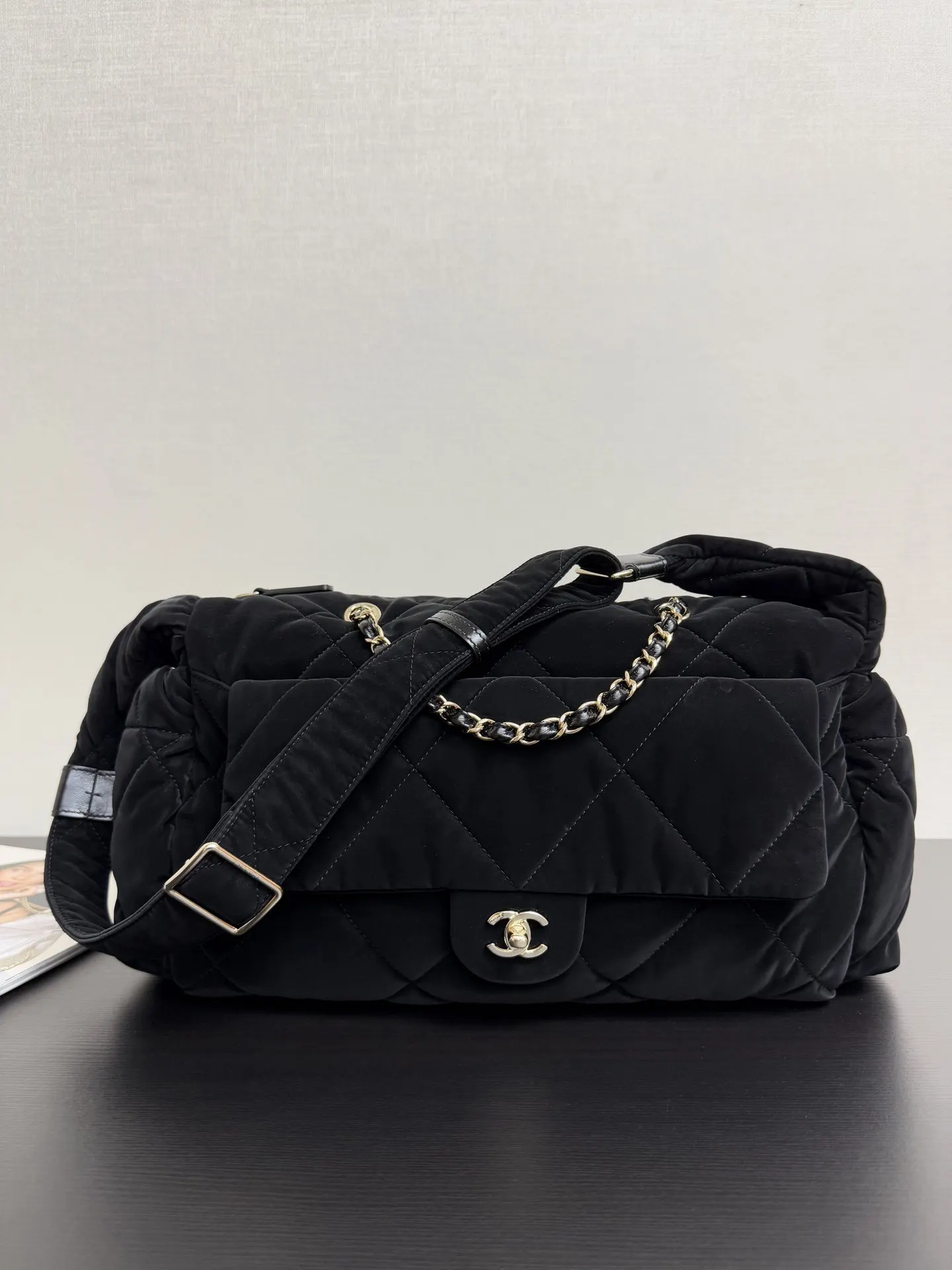 CHANEL 黑色牛皮鏈條翻蓋包 蝴蝶结款