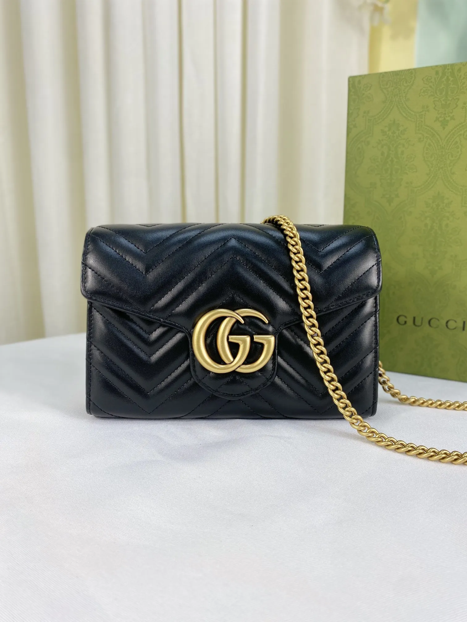Gucci Marmont 絎縫皮革鏈條包 單肩斜挎款