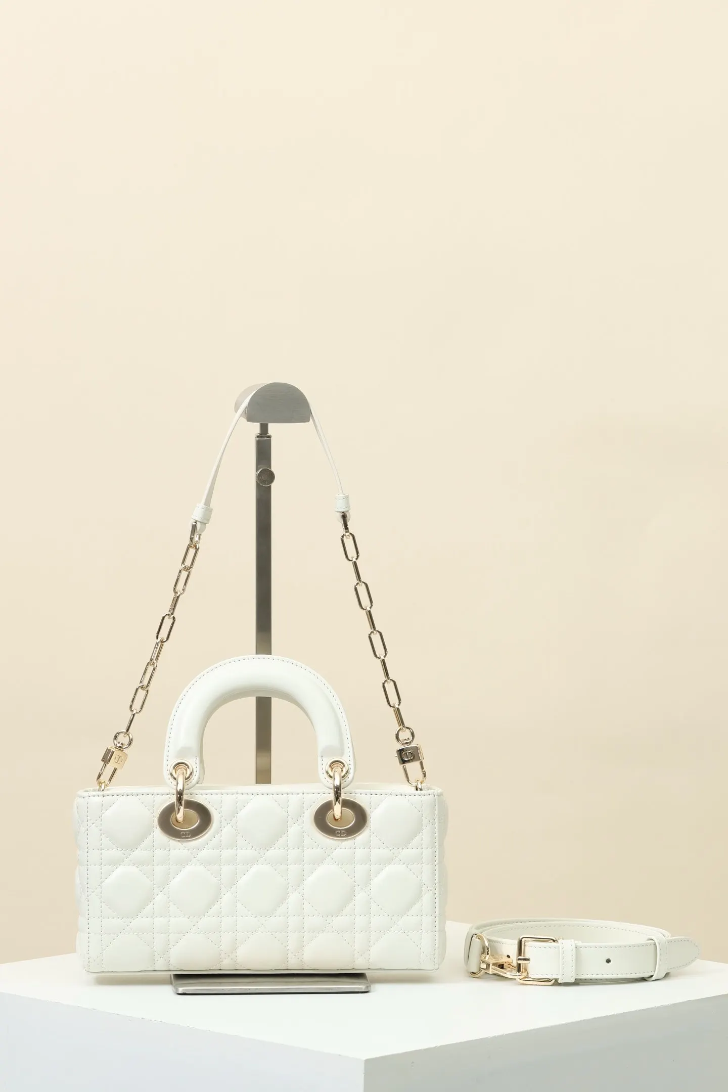 White Hobo Shoulder Bag Vintage