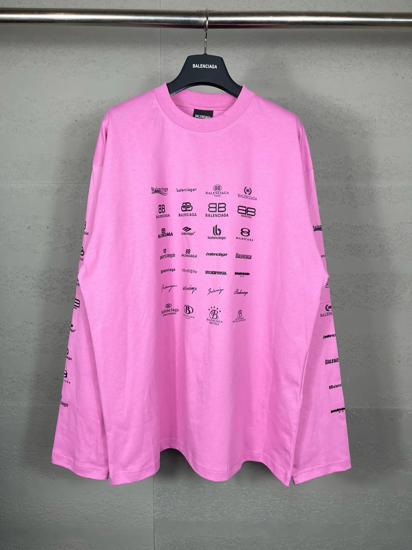 Balenciaga 黑色 純棉 Logo 短袖T恤 宽松休閒款