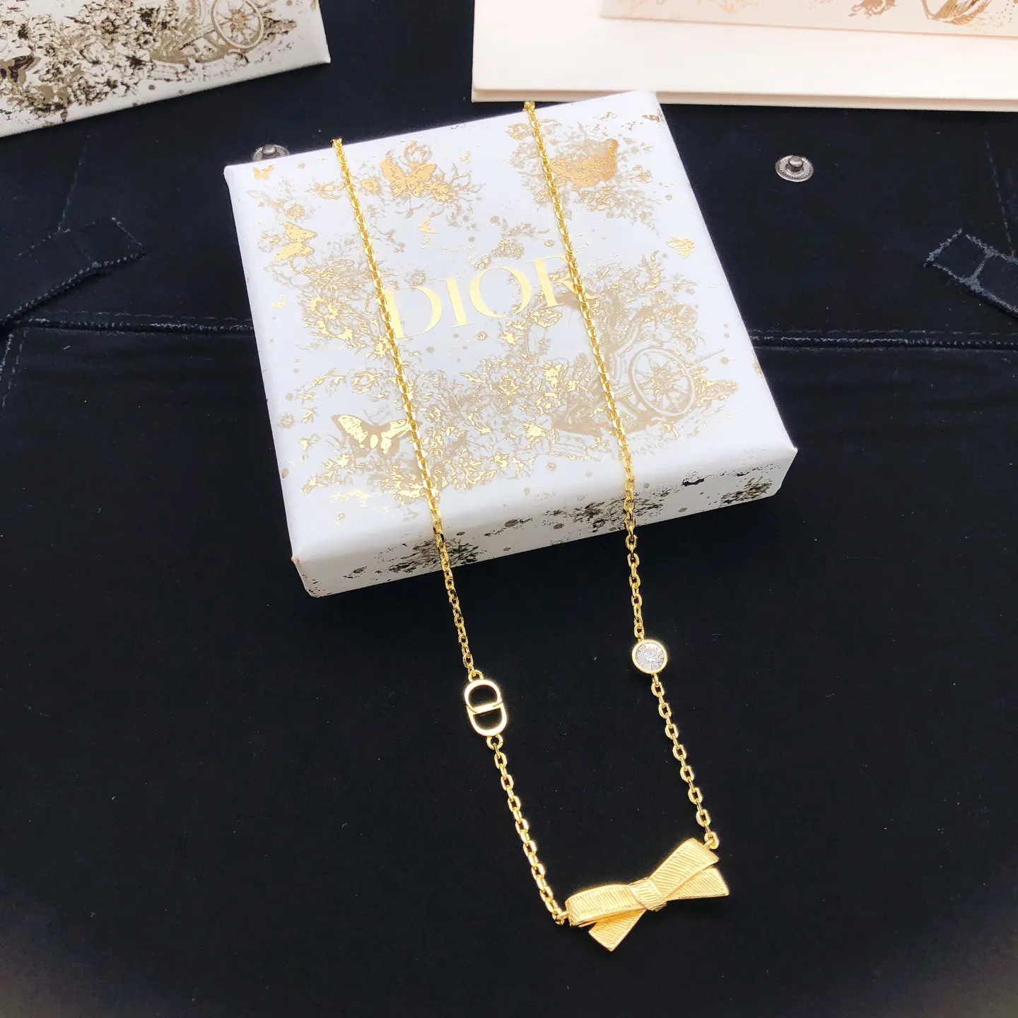 Dior 金色CD吊坠项链 精致