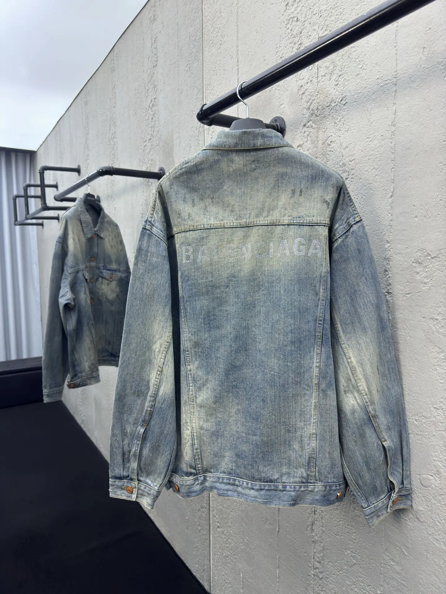 Balenciaga 藍色Logo牛仔外套(數字2) Balenciaga 藍色Logo牛仔外套(數字2)