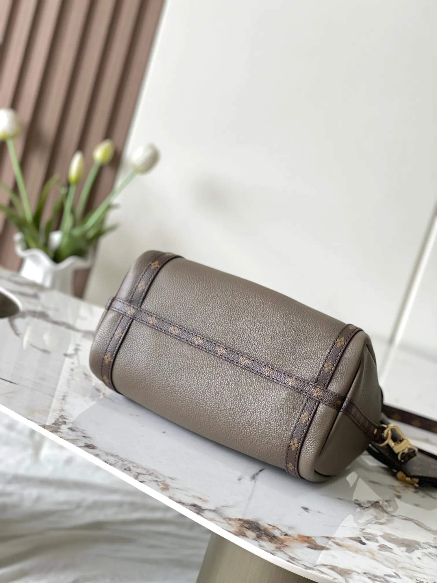 Louis Vuitton Black Fashion Item Travel Leather