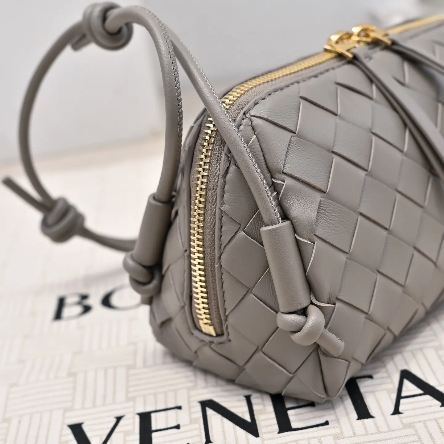 Bottega Veneta 腋下包 复古腋下背款