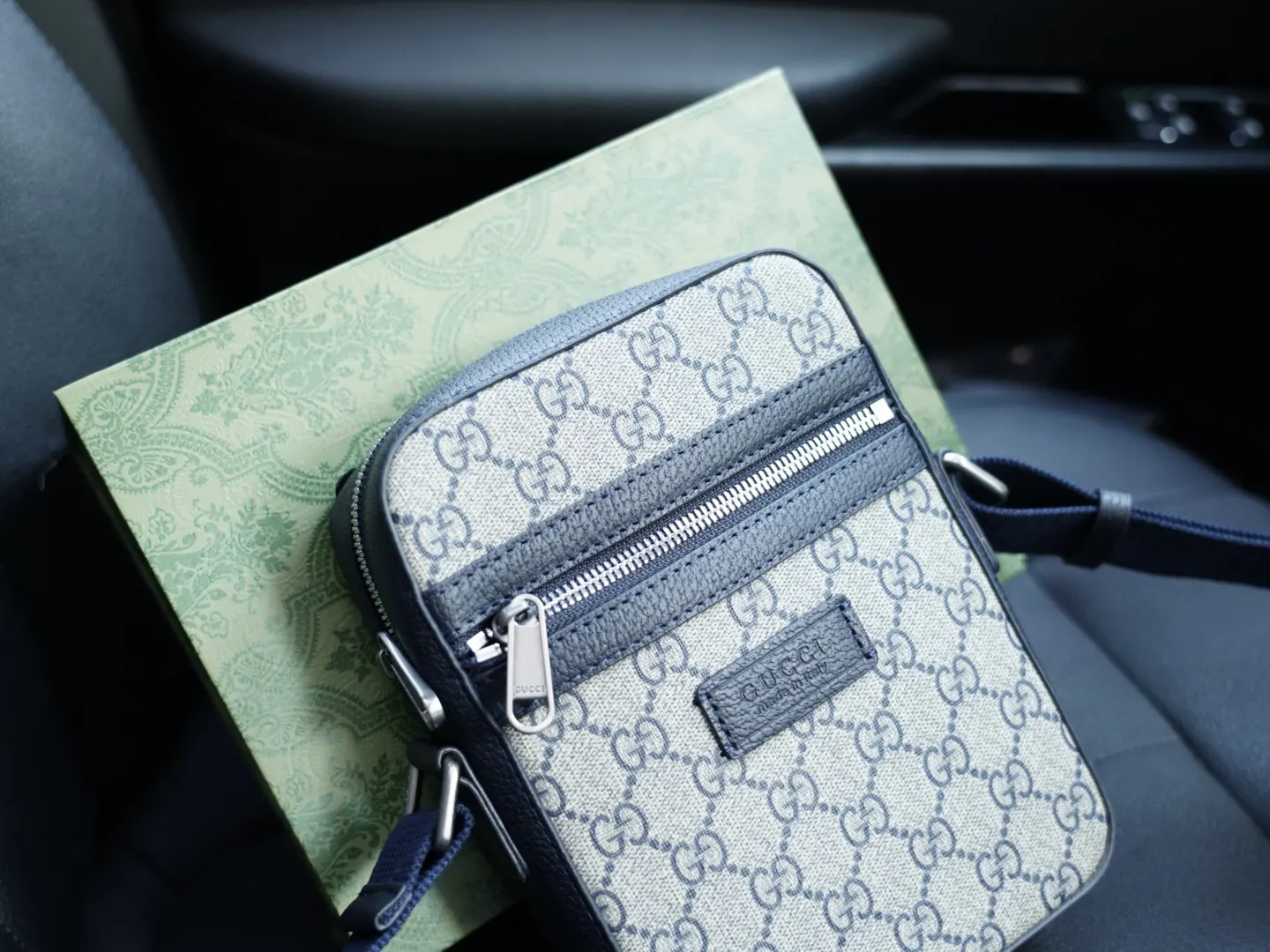 Gucci 皮革 斜挎包