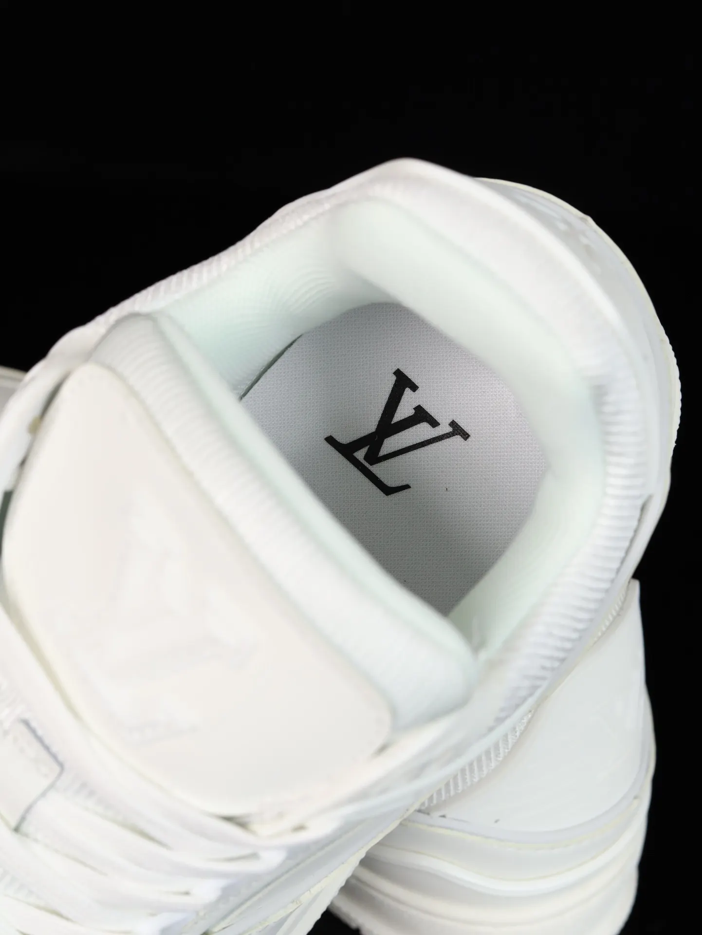Louis Vuitton 运动鞋