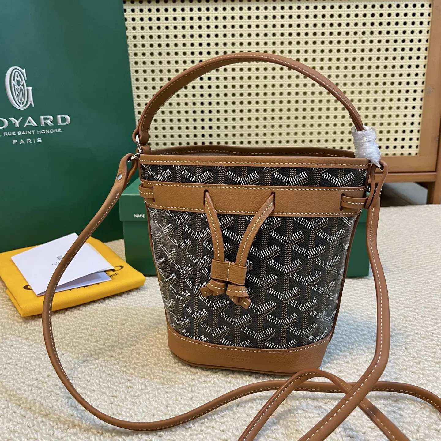 Goyard 皮革 轻盈小巧去始终保持标志性水桶百搭造型 水桶包 休閒水桶款