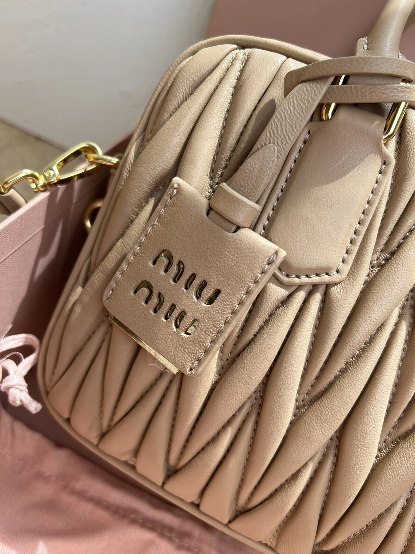 Miu 羊皮 斜背包 輕便斜挎款