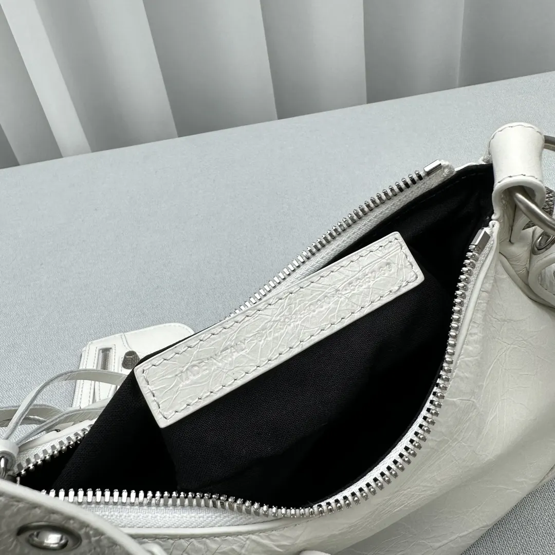 皮革 小油蜡白 Balenciag Le Cagole 半 腋下包 复古腋下背款