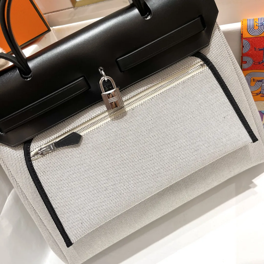 Hermès Kelly 紅色 帆布拼皮 雙肩包 31cm 休閒通勤(數字4) Hermès Kelly 紅色 帆布拼皮 雙肩包 31cm 休閒通勤(數字4)