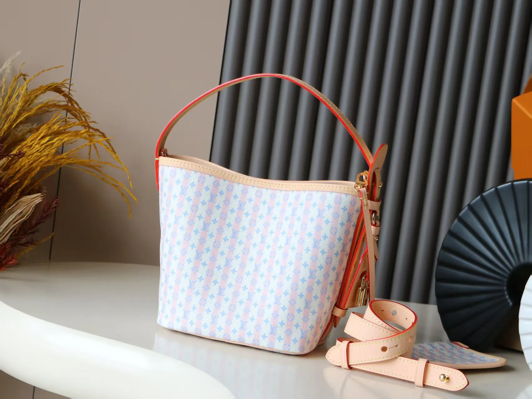 LV 粉色 帆布 精品 粉色 条纹印花水桶包 AL 鏈條包 精致鏈條款