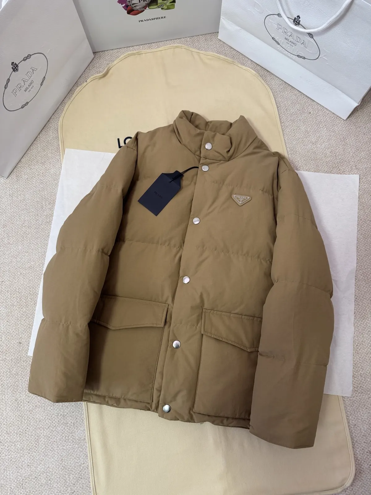 Prada 三角标 羽绒服 通勤休闲 夹克