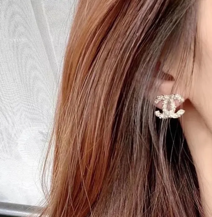 Chanel 双C 耳钉 小巧点缀 耳饰