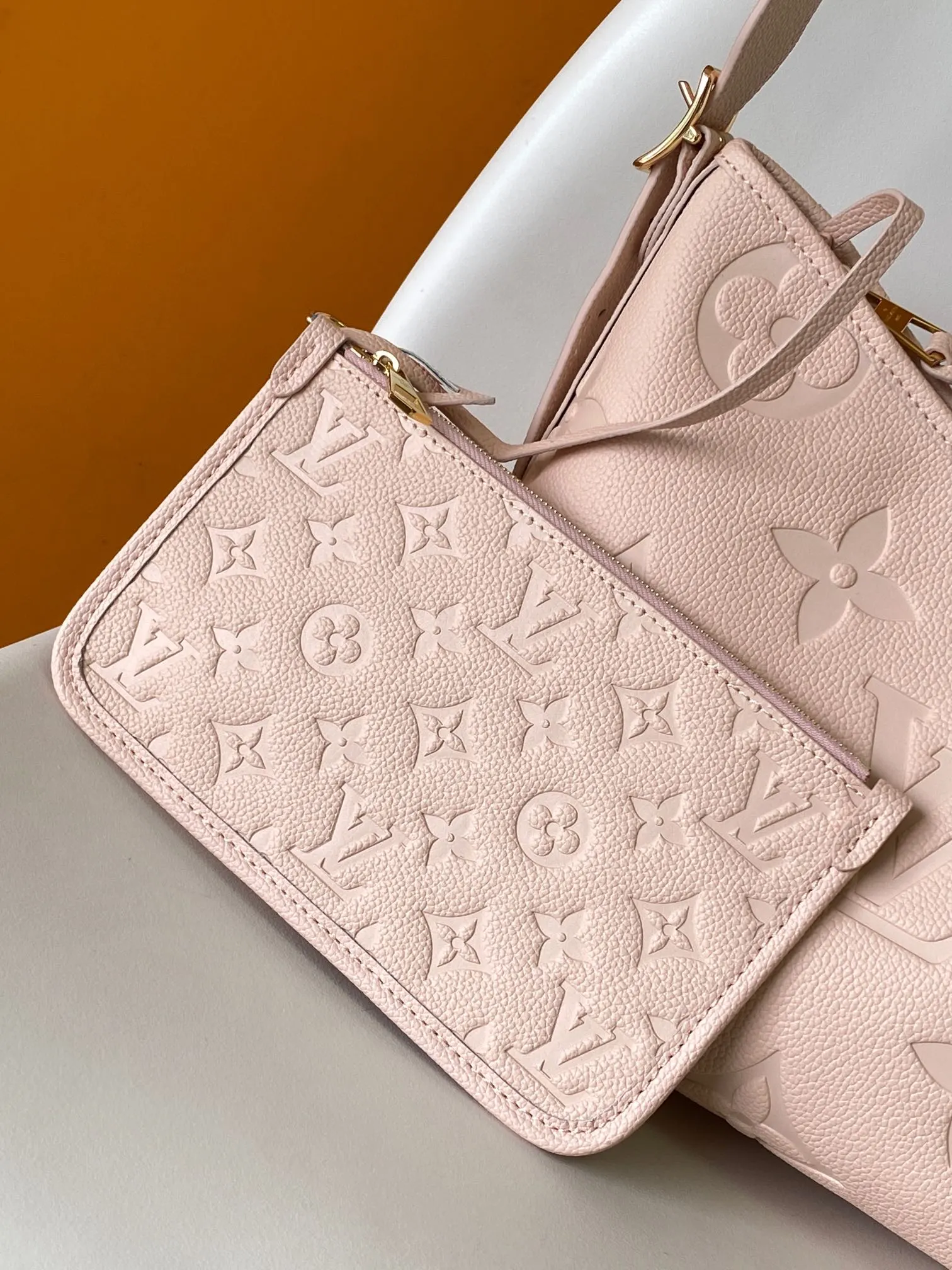 CarryAll 白色 米白 Mo手拿包 精致手拿款