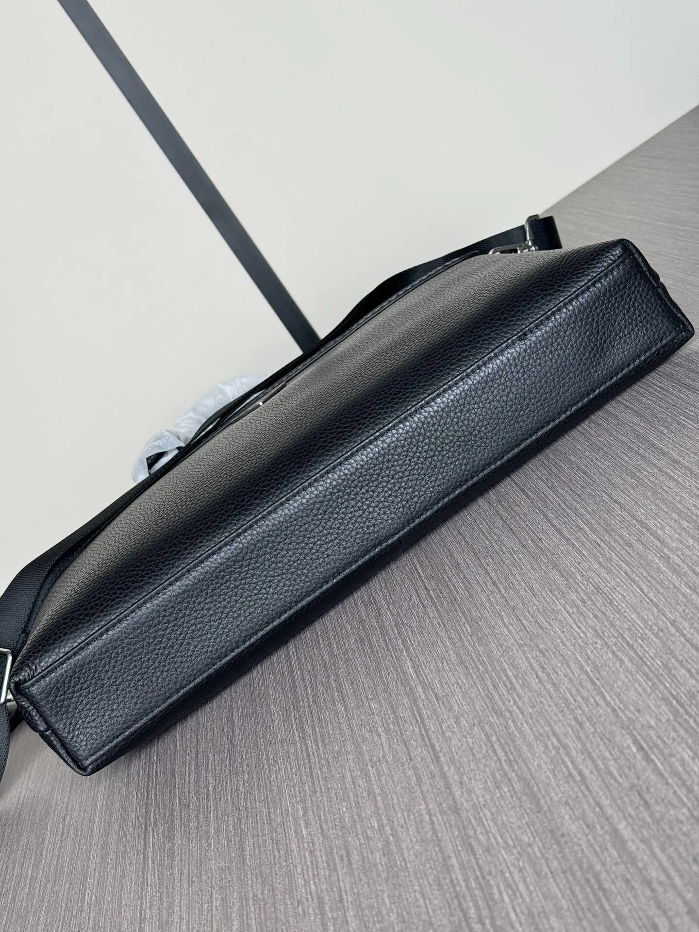Prada 黑色 小牛皮 公文包 商務通勤款(數字9) Prada 黑色 小牛皮 公文包 商務通勤款(數字9)