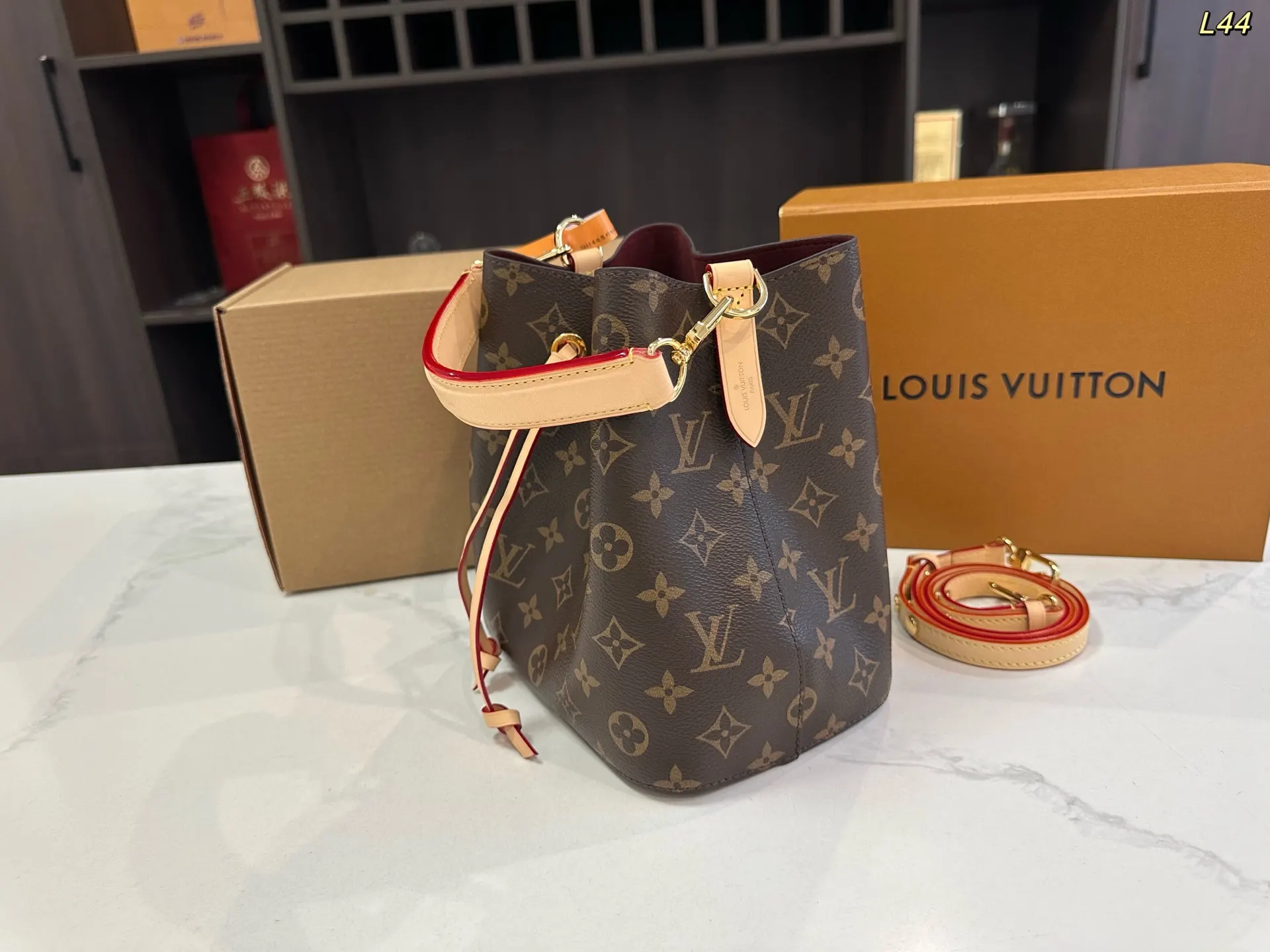 Louis Vuitton Monogram Bucket Bag Casual Image 9 Louis Vuitton Monogram Bucket Bag Casual Image 9