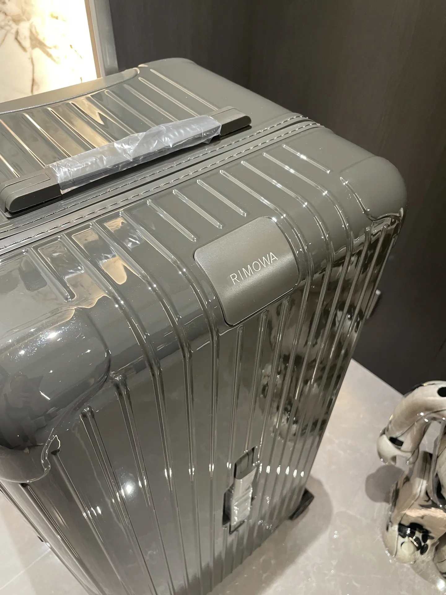 黑色 白色 日默瓦rimowa拉杆箱行李箱登机箱旅行箱方胖子運動 旅行拉杆款 輕便出行款