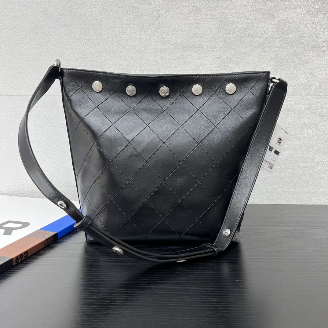 Chanel 羊皮Hobo腋下包 單肩背(數字2) Chanel 羊皮Hobo腋下包 單肩背(數字2)