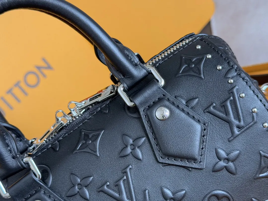 Chain Bag Leather
