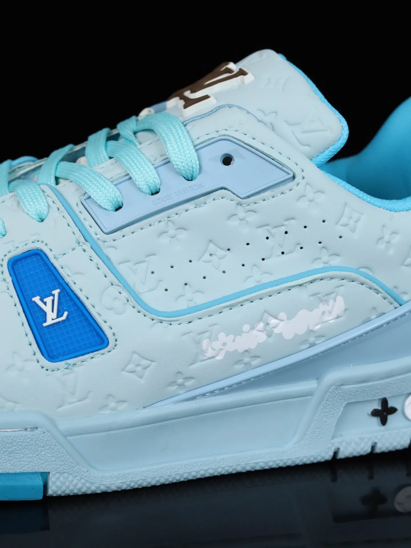 Louis Vuitton Sneakers