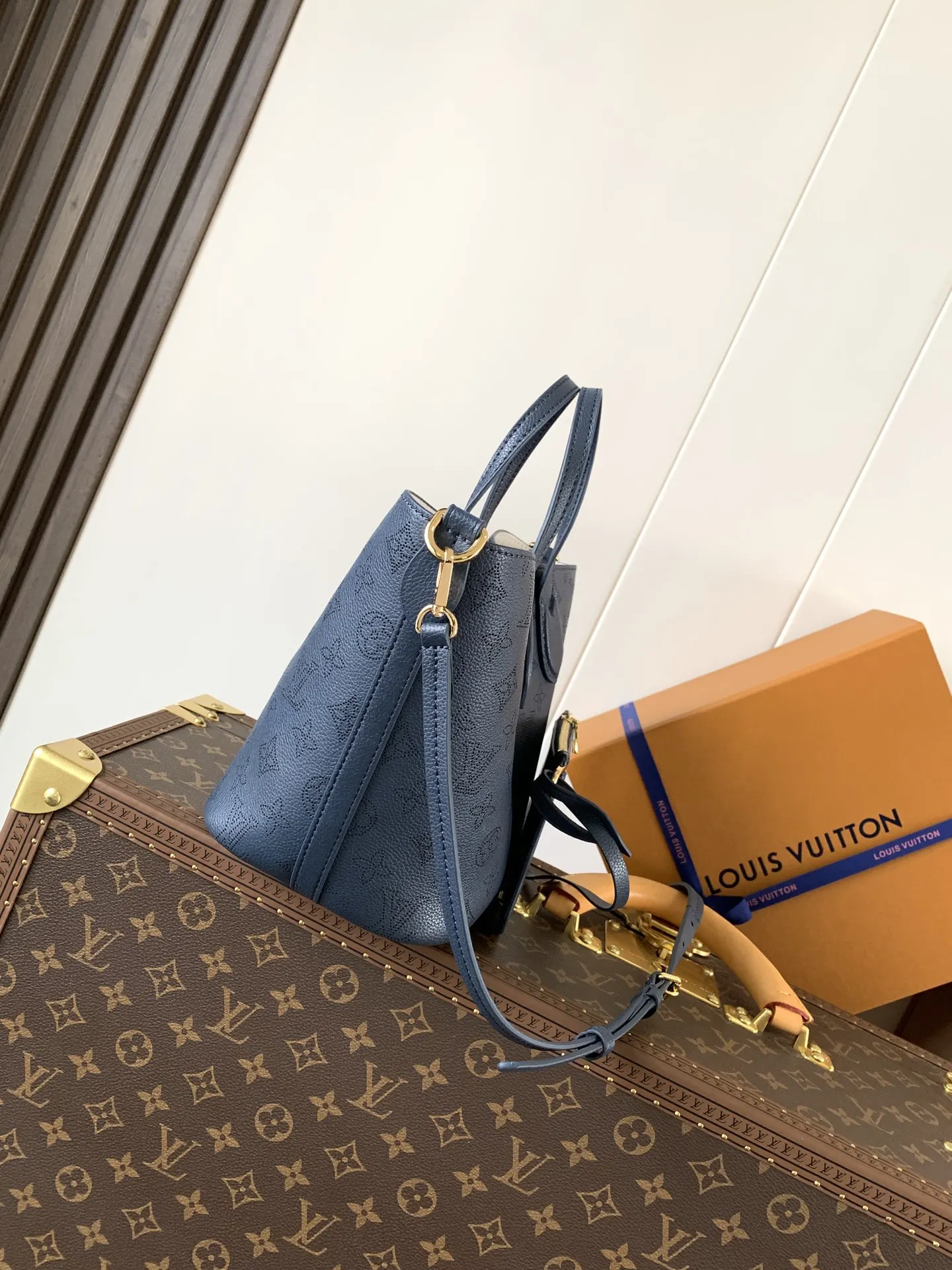 LV 深藍 牛皮 深藍 Bloss 收納包 旅行收納款